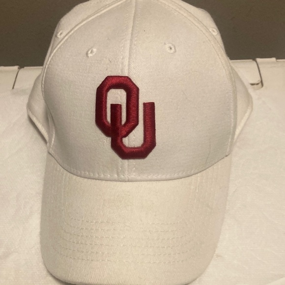 Oklahoma Sooners one fit stretch hat new - Picture 1 of 3